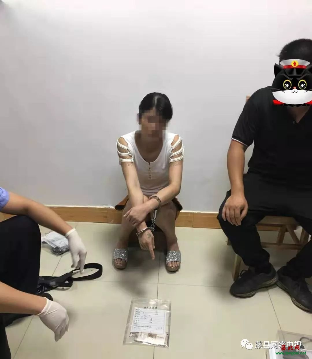 抓捕女犯罪嫌疑人照片图片